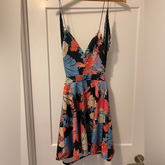 olive tree Dresses & Skirts - Size Medium Summer Night Out  Dress